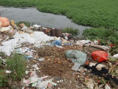Huyện Đông Anh: 'Nóng' tình trạng đổ trộm rác, trạc thải xây dựng