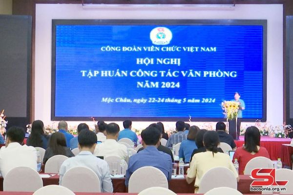 Công đoàn Viên chức Việt Nam tập huấn công tác văn phòng