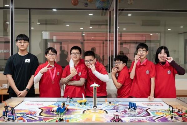 Đại diện Việt Nam duy nhất góp mặt trong chung kết cuộc thi STEM Robotics