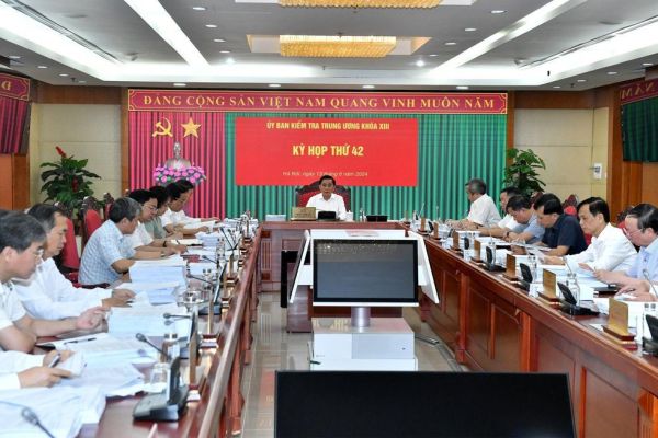 Đề nghị xem xét kỷ luật Ban Cán sự Đảng Bộ Tài chính nhiệm kỳ 2016-2021