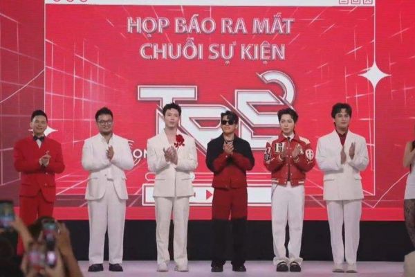 Dược sĩ Tiến, ca sĩ Hương Giang tổ chức lễ hội âm nhạc cho sinh viên