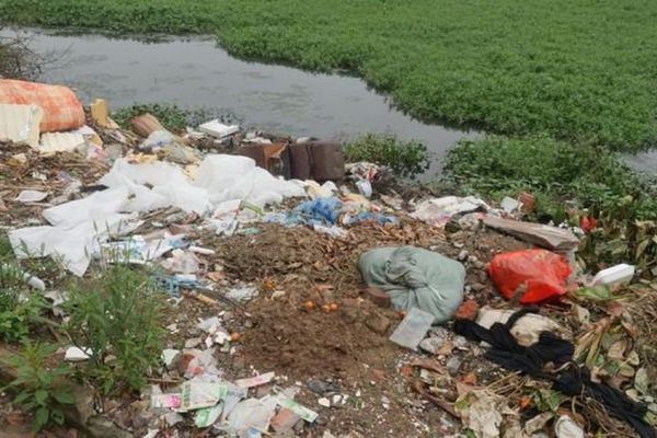 Huyện Đông Anh: 'Nóng' tình trạng đổ trộm rác, trạc thải xây dựng