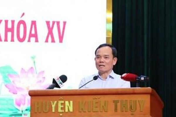 Phó thủ tướng Trần Lưu Quang tiếp xúc cử tri tại Hải Phòng
