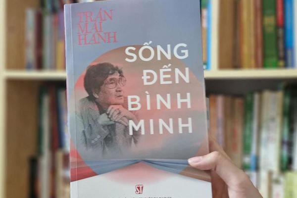 'Sống đến bình minh' - Ký ức cuộc đời nhà báo Trần Mai Hạnh