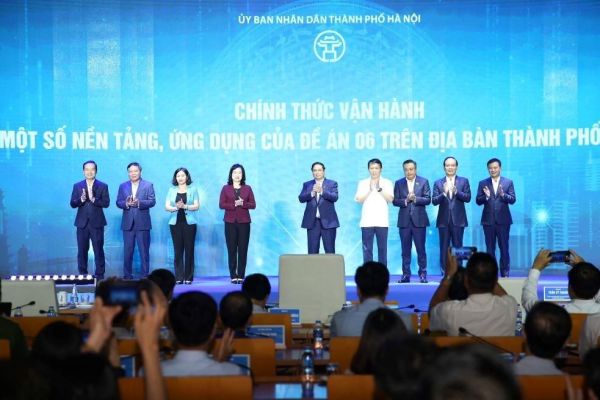 Thủ tướng Phạm Minh Chính: Hà Nội phải đi đầu trong đổi mới, phát triển kinh tế số, xã hội số
