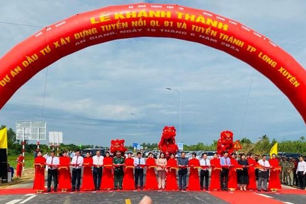 TP.HCM sắp xây nhà hát 2.000 tỷ đồng; 581 tỷ đồng làm cầu vượt sông Ninh Cơ
