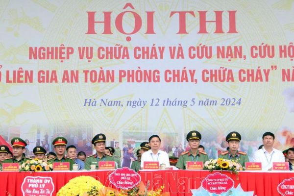 Xã Thanh Phong đạt giải Nhất toàn đoàn Hội thi nghiệp vụ chữa cháy và CNCH 'Tổ liên gia an toàn PCCC' tỉnh Hà Nam năm 2024