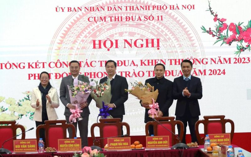 Đề nghị Chính phủ tặng Cờ thi đua cho huyện Phú Xuyên