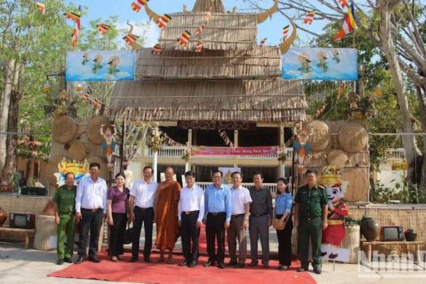Bạc Liêu: Nhiều đoàn cán bộ đi thăm, chúc Tết Chôl Chnăm Thmây của đồng bào Khmer
