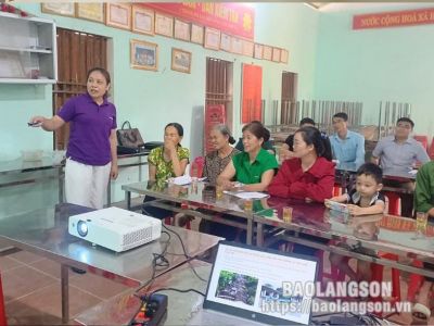 Ban Quản lý Công viên địa chất Lạng Sơn khảo sát tại xã Vạn Linh, huyện Chi Lăng