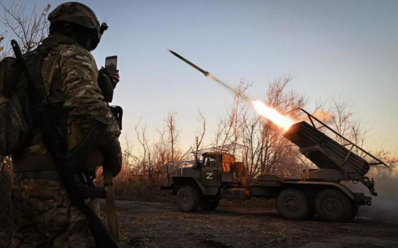 Bên trong 'điểm nóng' Chasiv Yar bị bao vây của Ukraine, nơi binh sĩ chờ vũ khí Mỹ