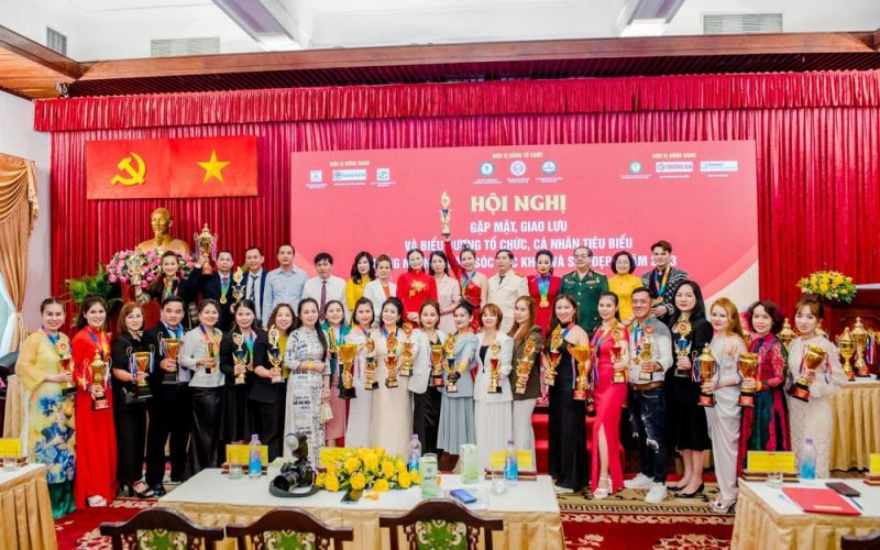 Biểu dương các tổ chức, cá nhân điển hình trong ngành làm đẹp Việt Nam