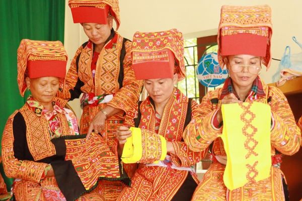 Chung tay gìn giữ bản sắc văn hóa dân tộc thiểu số