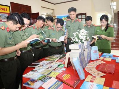 Công an tỉnh Lào Cai phát động hưởng ứng Ngày sách và Văn hóa đọc Việt Nam
