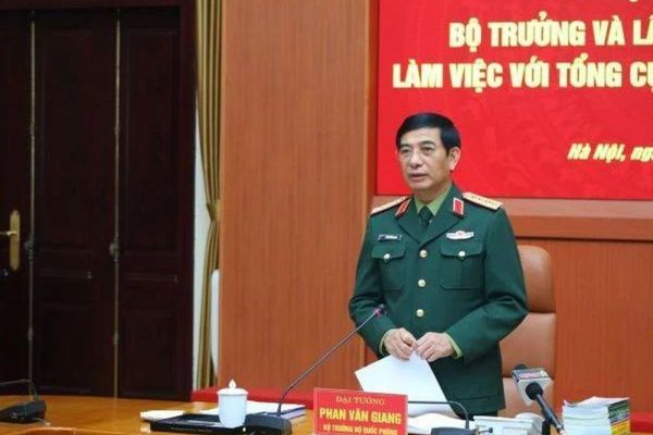 Đại tướng Phan Văn Giang và lãnh đạo Bộ Quốc phòng làm việc với Tổng cục Công nghiệp quốc phòng