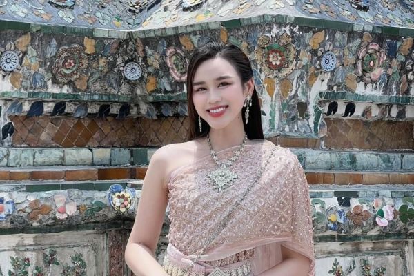 Đỗ Thị Hà diện trang phục truyền thống Thái Lan, nhan sắc so với Thùy Tiên thế nào?