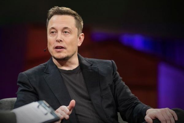 Elon Musk gây bất ngờ khi quyết định sa thải 500 nhân viên Supercharger của Tesla