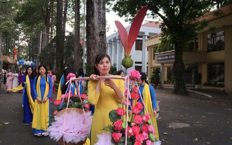 Gần 1.000 hội viên, phụ nữ Đất Thủ khoe sắc tại Lễ hội áo dài 2024