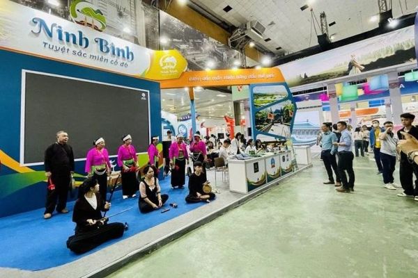 Gần 80.000 khách đến tham quan, mua sắm tại VITM Hà Nội 2024
