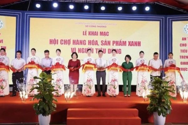 Hà Nội khai mạc Hội chợ 'Hàng hóa, sản phẩm Xanh vì người tiêu dùng'