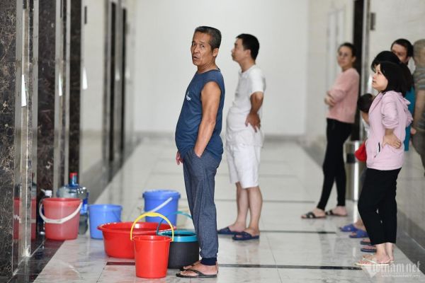 Hà Nội yêu cầu chuẩn bị xe bồn cung cấp nước sạch khi nắng nóng
