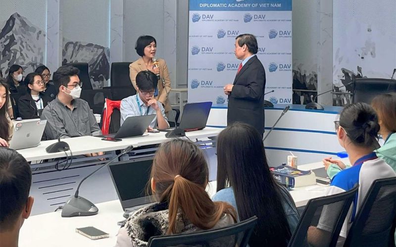 Học viện Ngoại giao tổ chức tọa đàm 'Hợp tác kinh tế Việt Nam-Singapore'