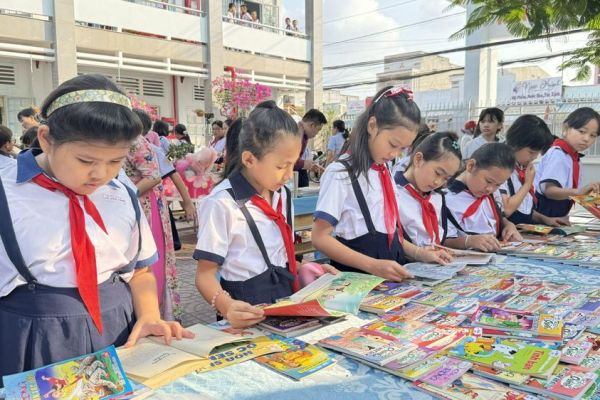 Hưởng ứng Ngày sách và Văn hóa đọc Việt Nam