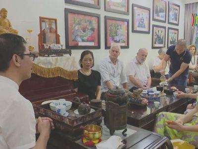 Mang hương trà Việt tới bạn bè quốc tế