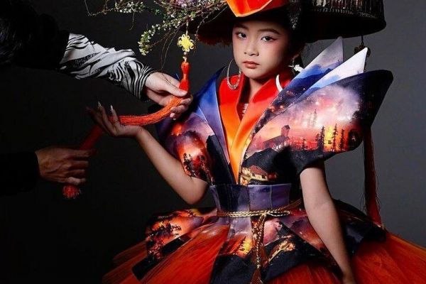 Mẫu nhí Việt trình diễn mở màn cho show thời trang hàng đầu Philippines