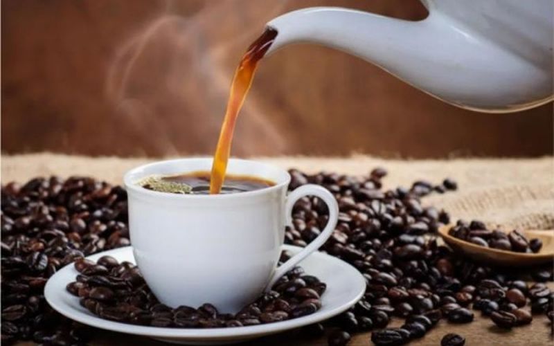 Nên uống cà phê nóng hay cà phê đá để tốt hơn cho sức khỏe?