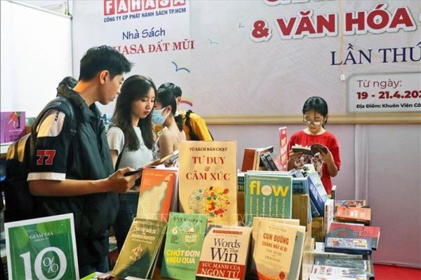 Ngày Sách Việt Nam: Gắn kết chặt chẽ hơn giữa sách và người đọc