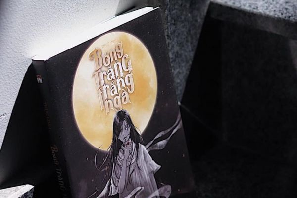 Nhà văn Thục Linh tố TikToker nổi tiếng đạo nhái nội dung sách 'Bóng trăng trắng ngà'