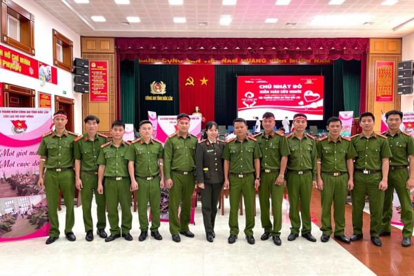 Nữ đại úy công an và bí thư Huyện Đoàn ở Đắk Lắk được nhận Giải thưởng Lý Tự Trọng