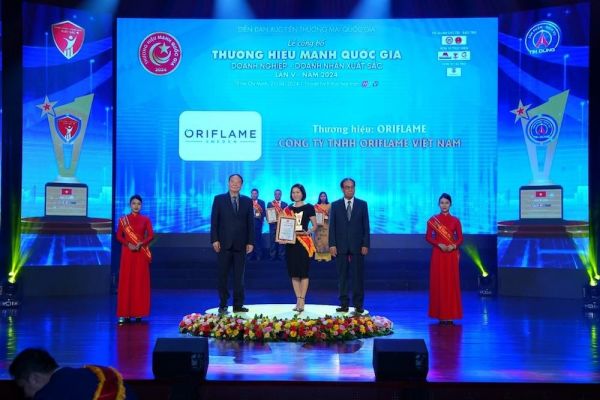 Oriflame Việt Nam xuất sắc nhận danh hiệu Top 10 Thương hiệu Mạnh Quốc gia 2024