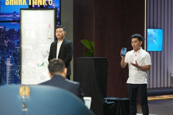 Sản xuất ốp lưng điện thoại 'mỏng nhẹ nhất thế giới', tham vọng trở thành 'top of mind' của thị trường, startup Slimcase được 3 Shark cùng chốt deal