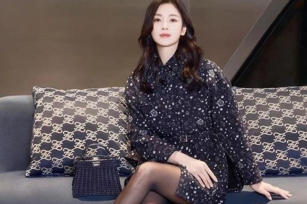 Song Hye Kyo khoe nhan sắc 'sang xịn' dù đã U40