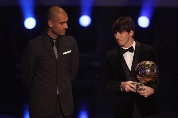 Tin mới nhất bóng đá sáng 3/12: Sneijder nghĩ Messi không xứng đáng với QBV 2010