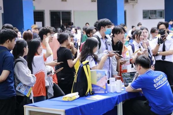 TP.HCM: 2.000 sinh viên tham gia 'Ngày hội Sinh viên với ngoại ngữ'