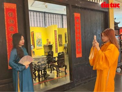 Trải nghiệm mặc cổ phục Việt trong dịp giỗ Tổ Hùng Vương
