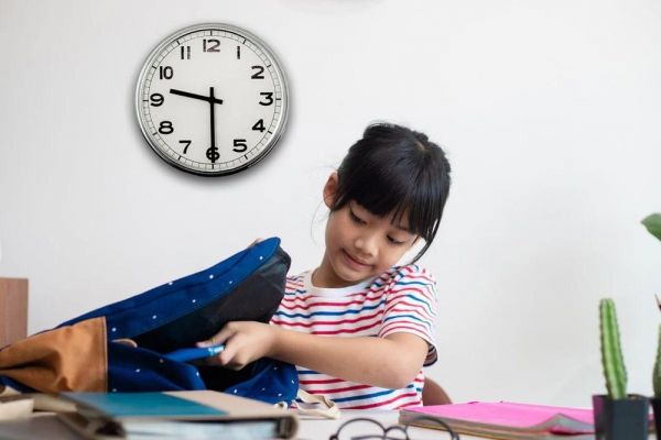 Trung Quốc: Trường tiểu học cấm học sinh làm bài tập về nhà sau 9h30 tối