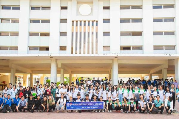 Trường Đại học An Giang tổ chức trải nghiệm 'Một ngày là sinh viên' cho học sinh trung học phổ thông